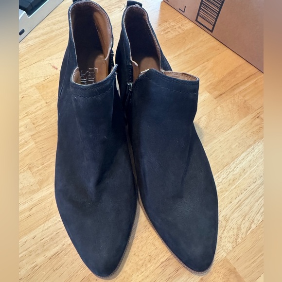 Franco Sarto Pointed Toe Booties 8.5M Black - Picture 1 of 6